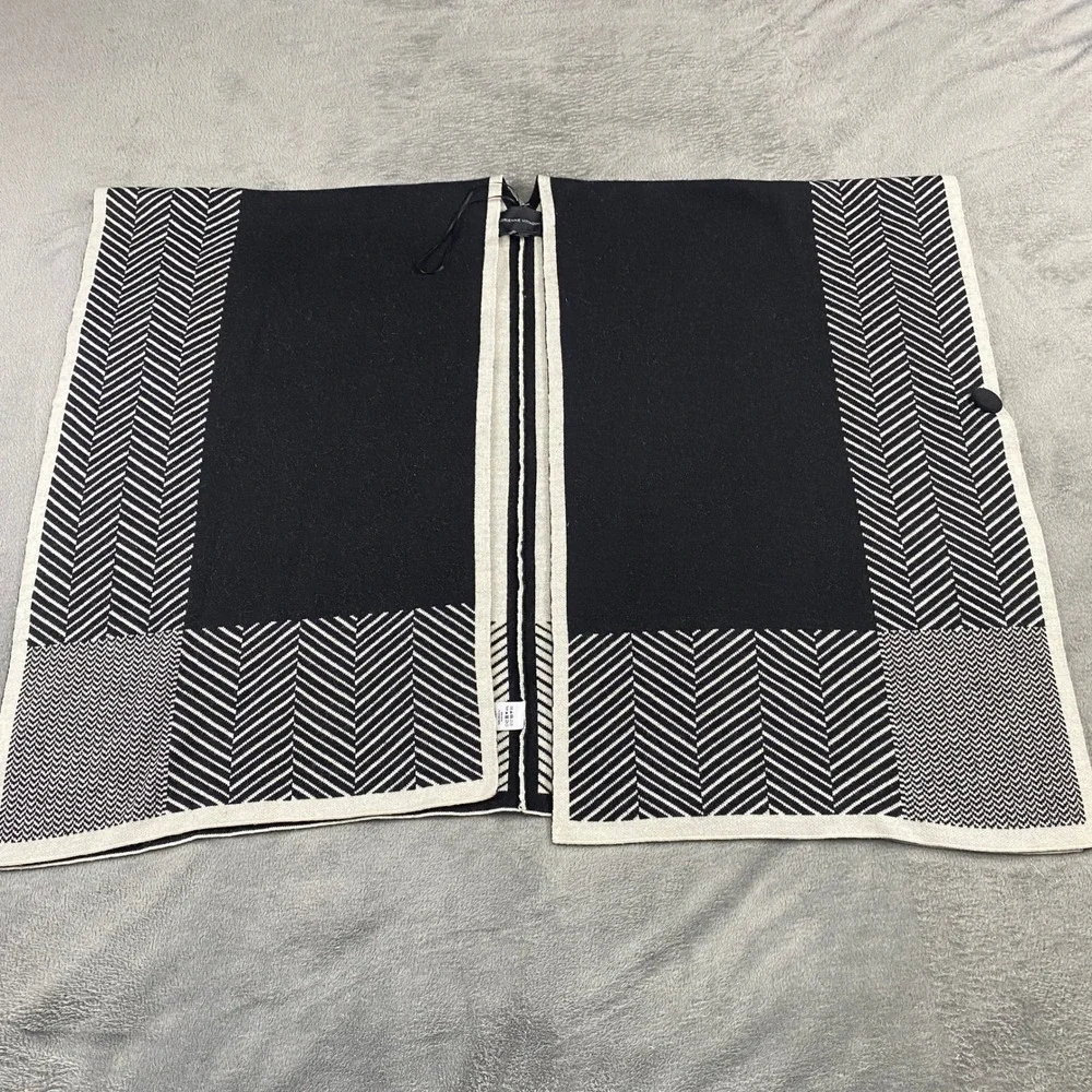 Adrienne Vittadini Black White Herringbone Knit Shawl‎ Cape Poncho Wool Blend M